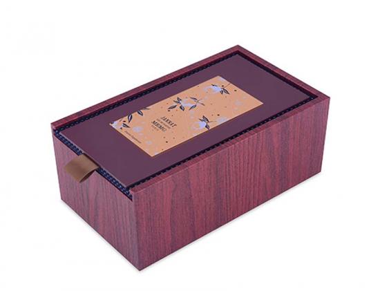 صندوق من الورق المقوى للنبيذ